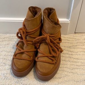 Inuikii Camel shearling boots